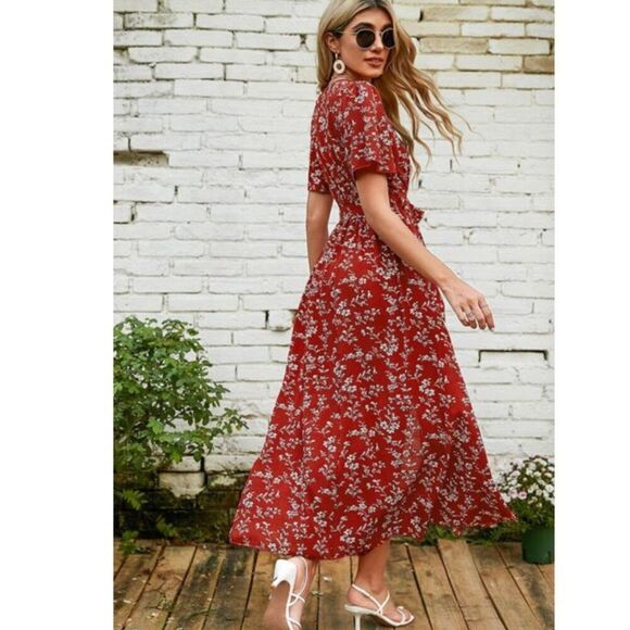 NWOT Floral print maxi dress - small - Picture 2 of 8